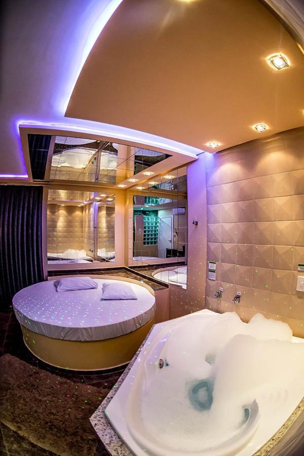 Hotel del amor Paradiso - *